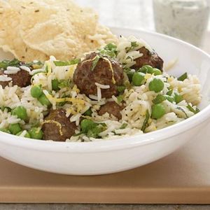 Köri soslu pilav üstü top köfte...