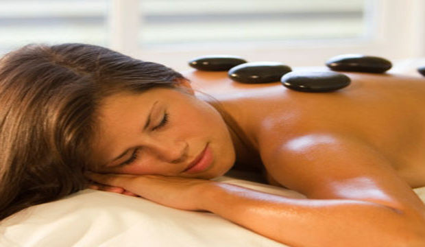 Çalışan kadınlara yönelik spa bakımı...