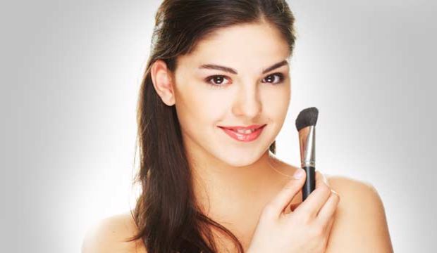 Makyaj yaparken cilt sağlığınızla dost kalmanın 10 yolu