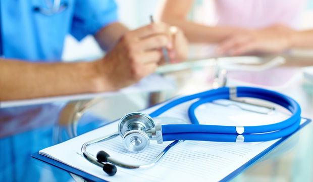 Adet düzensizliğiniz PCOS belirtisi mi?