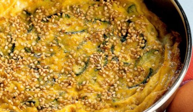 Kabaklı ve susamlı omlet nasıl yapılır?