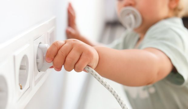 Çocukları ev kazalarından korumanın yolları nelerdir?