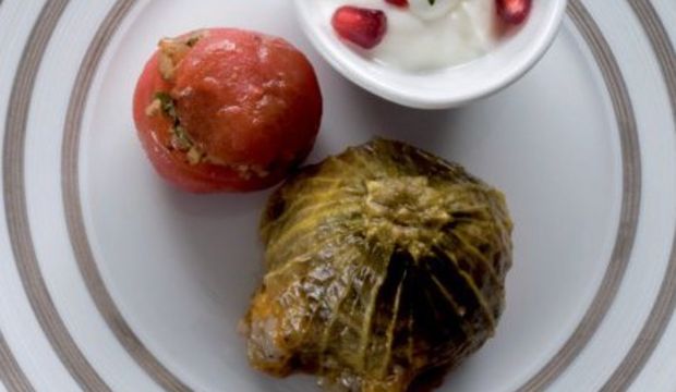 Domates ve kabak çiçeği dolması...