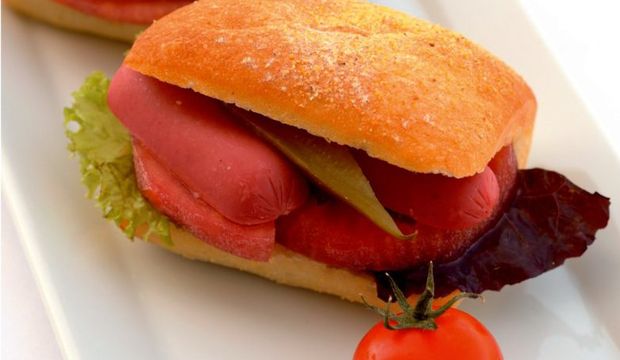 Mini sosisli sandviç