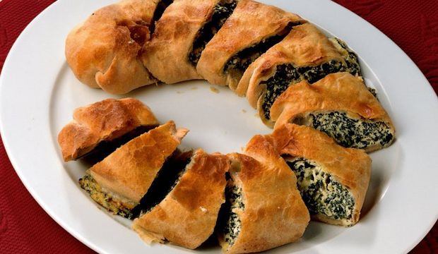 Peynirli pazı ve taze baharatlı strudel tarifi