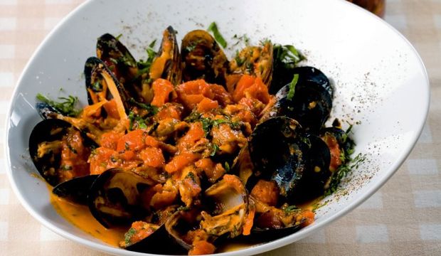 Baharatlı midye dolma