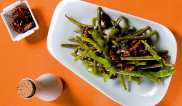 Fasulye ve ceviz salatası