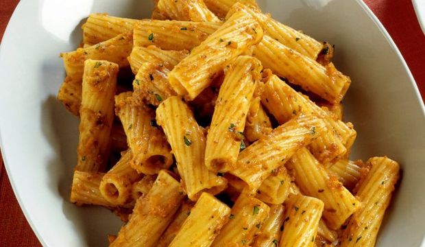 Tavuk soslu makarna nasıl yapılır?