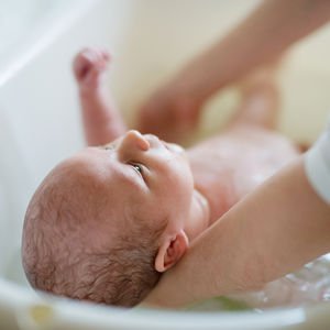 Yenidoğan her gün yıkanır mı?