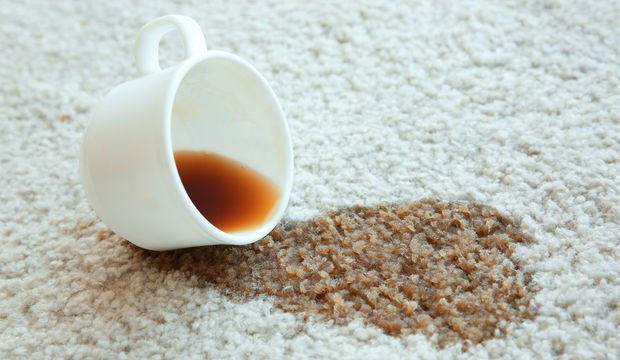 Kahve lekesi halıdan nasıl çıkar?