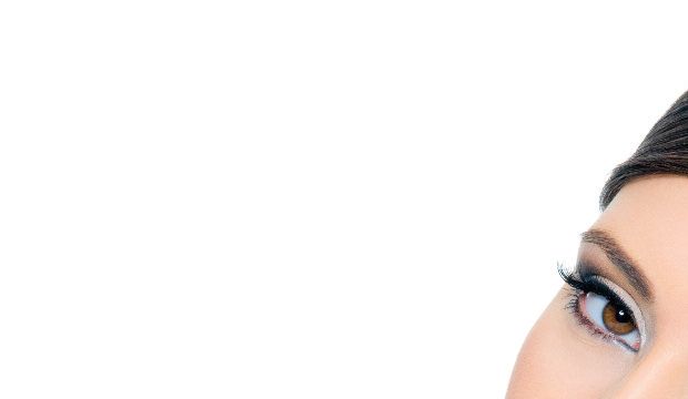 Yağlı saçlara bitkisel şampuan