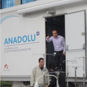 İlk Yardım Tır'ı ilk günden bu yana Van’da yaraları sarıyor