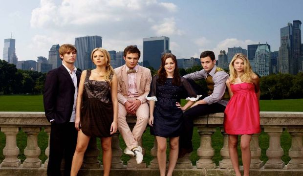 "Gossip Girl" dizisinin birbirinden şık giysileri