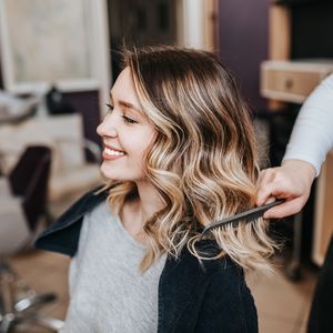 Yüz şeklinize uyan saç kesimi hangisi?