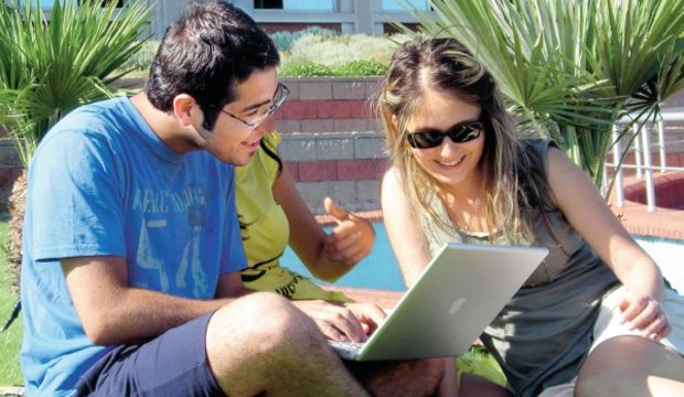 Son sınıf öğrencileri başvuru merkezine, mezunlar internete