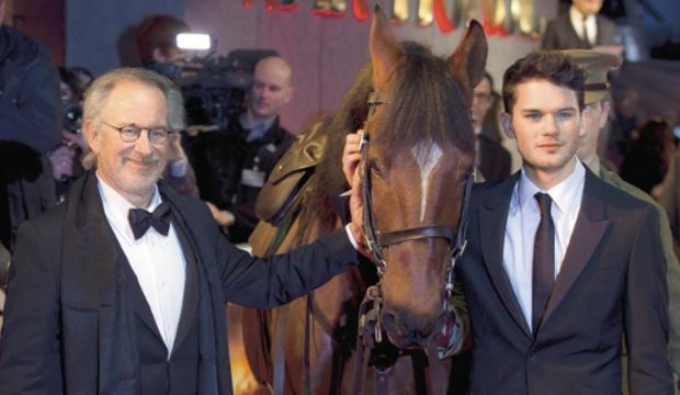 Spielberg atlarla Oscar’a dört nala!