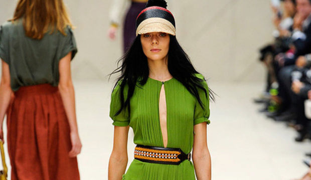 Bol desenli Burberry Prorsum 2012 İlkbahar / Yaz Koleksiyonu