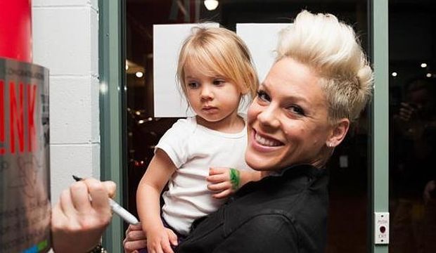 Pink kızının gardırobuna yatırım yapıyor