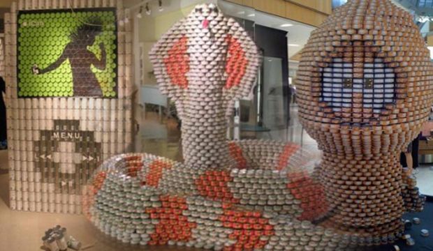 Konservelerden yapılan sanat eserleri