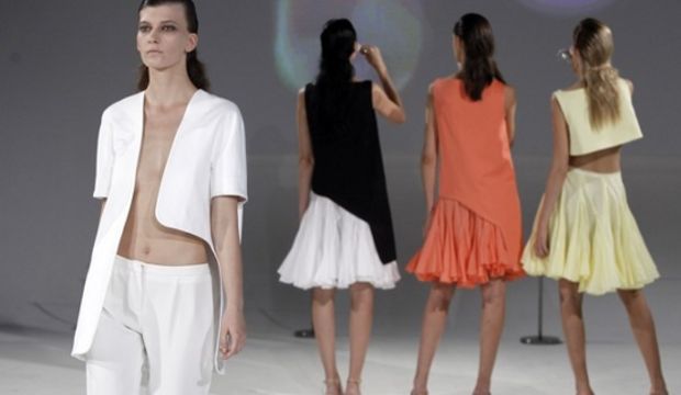 Chalayan 2012 İlkbahar / Yaz Koleksiyonu ile iddialı bir bahar