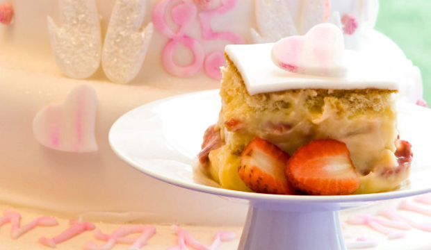 Geleneksel doğum günü pastası