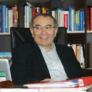 Nevzat Tarhan: Anne ve Baba olma şeklimiz genetik kodlarımızda yazılı!