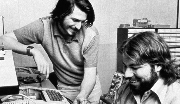 Steve Jobs’un ilk bilgisayarı 180 bin dolara satılıyor!