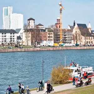Frankfurt yürüyüşleri…