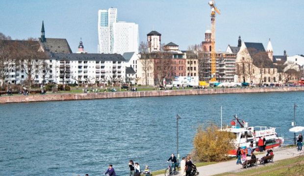 Frankfurt yürüyüşleri…