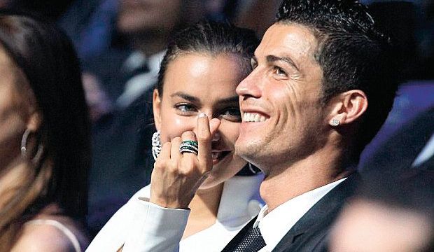 Şampiyonlar Ligi’ne sutyensiz katıldı!