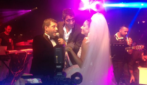 Deniz "oğlu"nu evlendirdi!