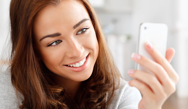 Uzun zamandır beklenen "akıllı telefon" görücüye çıktı!