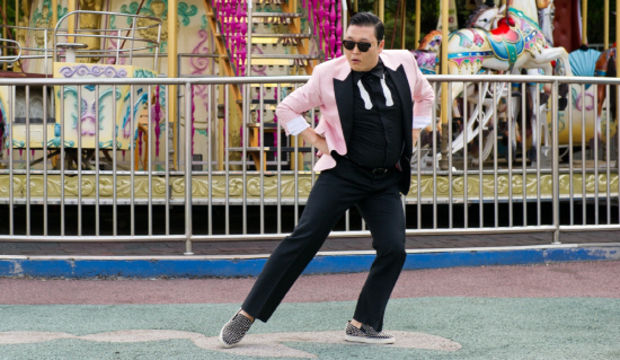 Yeni moda dans PSY'den "Gangnam Style!"