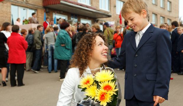 Okul kapısında beklemek çocuklara zarar veriyor!