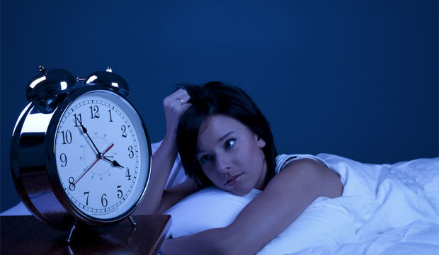 Uyku problemi çekmemek için teknolojiyi yatağa almayın!