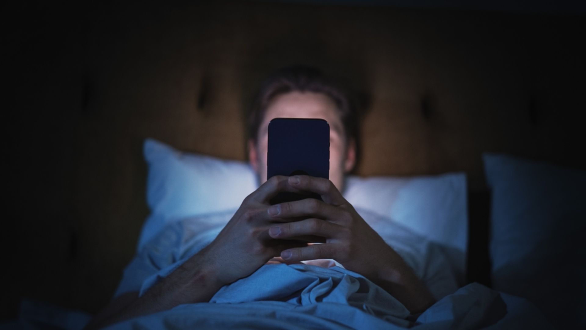 Erkekler neden porno izler? Eşim porno izliyor ne yapmalıyım? | İlişki