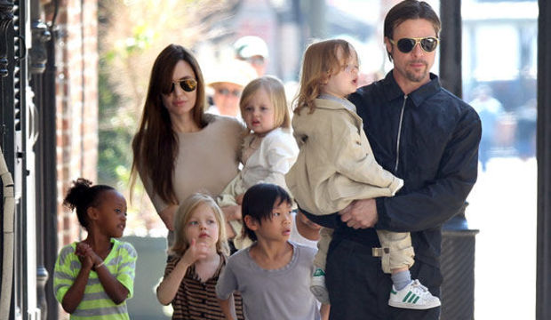 Brad ve Angelina sonunda evlendi!