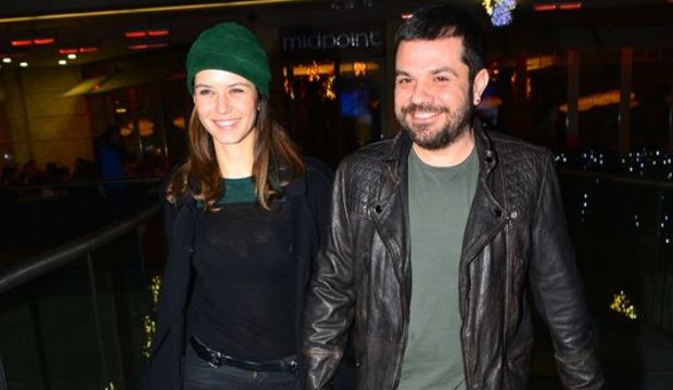 Aşıklar her yerde el ele geziyor!