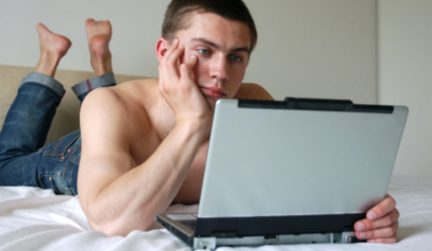 Porno izlemeyen tek bir erkek yok!