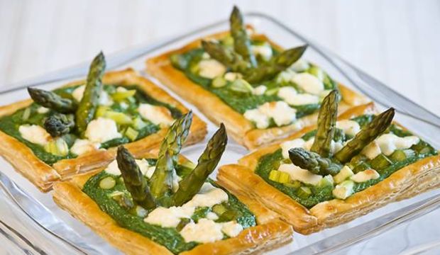 Keçi peynirli kuşkonmazlı milföy