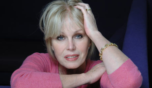 Joanna Lumley: “Dar giyip içersen tecavüz ederler!”