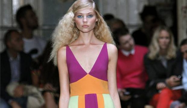 Moschino Cheap & Chic İlkbahar Yaz Koleksiyonu...