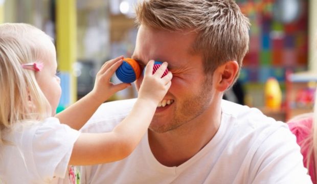 Bebeğinizin babası ile zaman geçirmesine izin verin!