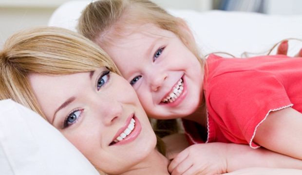 Güzellik anneden kızına geçiyor!