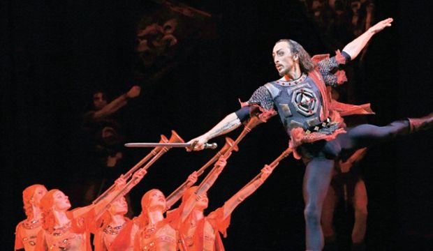 Bolşoy’da neler oluyor?