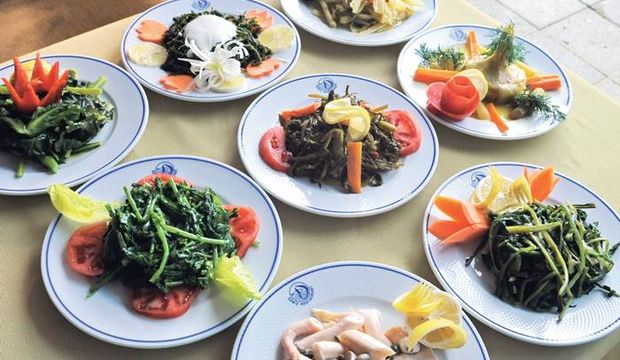 “Denizi kız, kızı deniz kokar” demiş şair ama esas balığı deniz kokuyor İzmir’in...