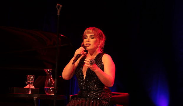 Fransız siyasetçinin Sezen hayali!