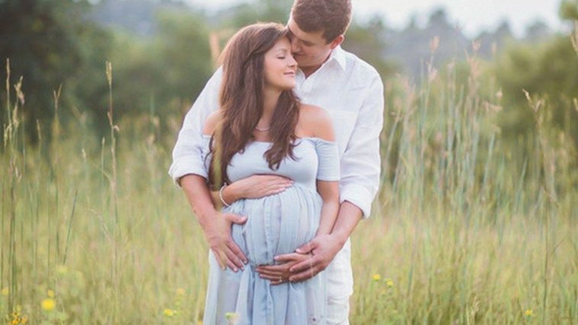 Фото беременных с мужем и ребенком на природе