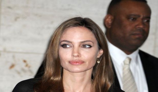 2 göğsünü de aldırdı!