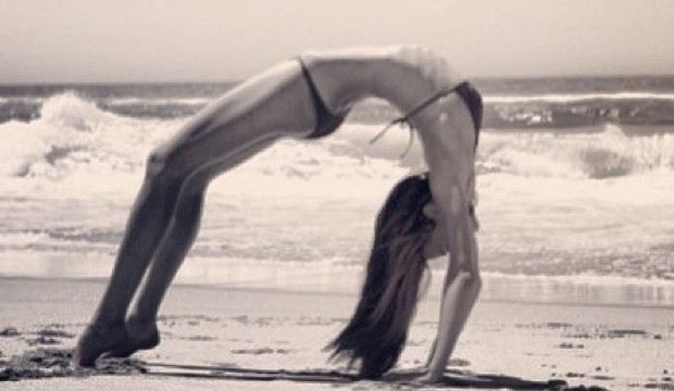 Miranda Kerr  yogayı abarttı.